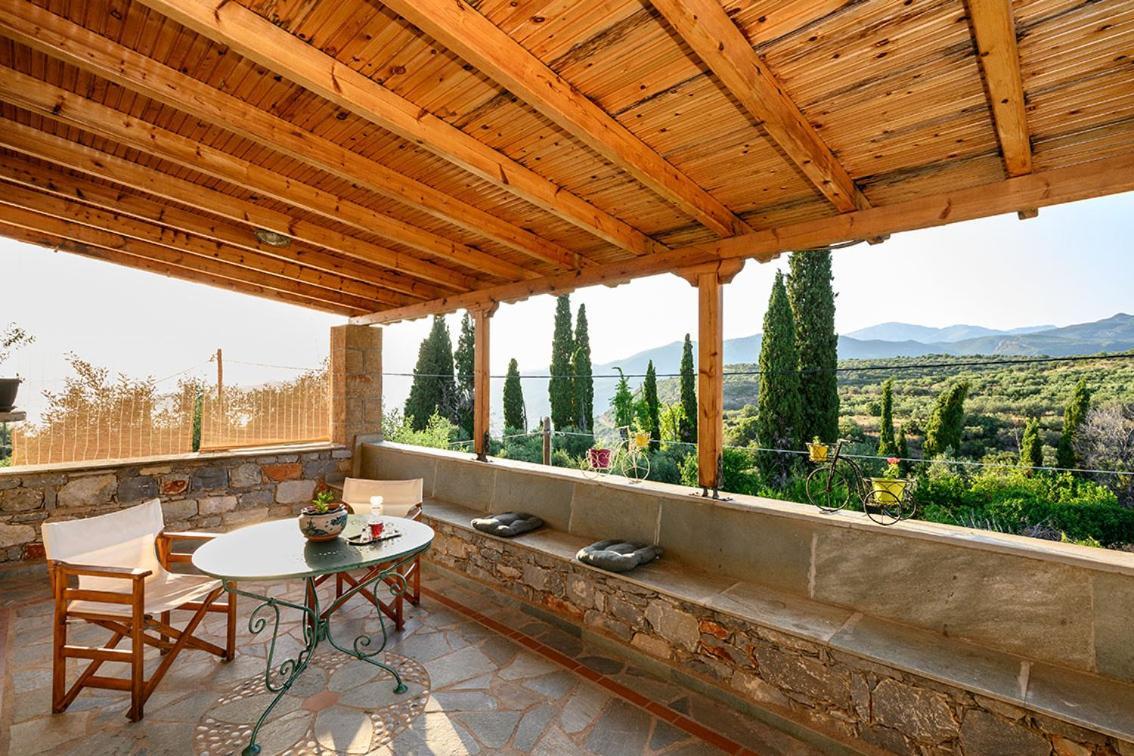 Villa Alex Stone House à Kardamyli Extérieur photo