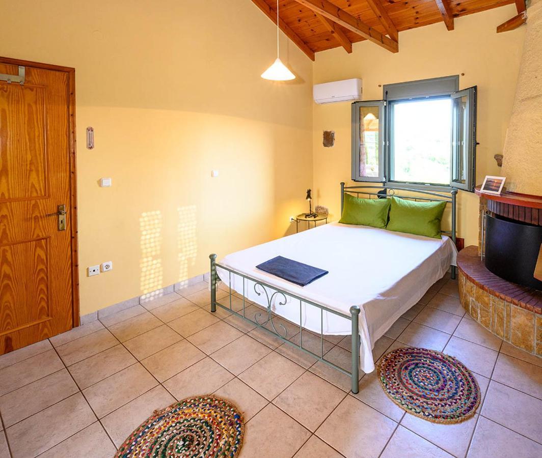 Villa Alex Stone House à Kardamyli Extérieur photo
