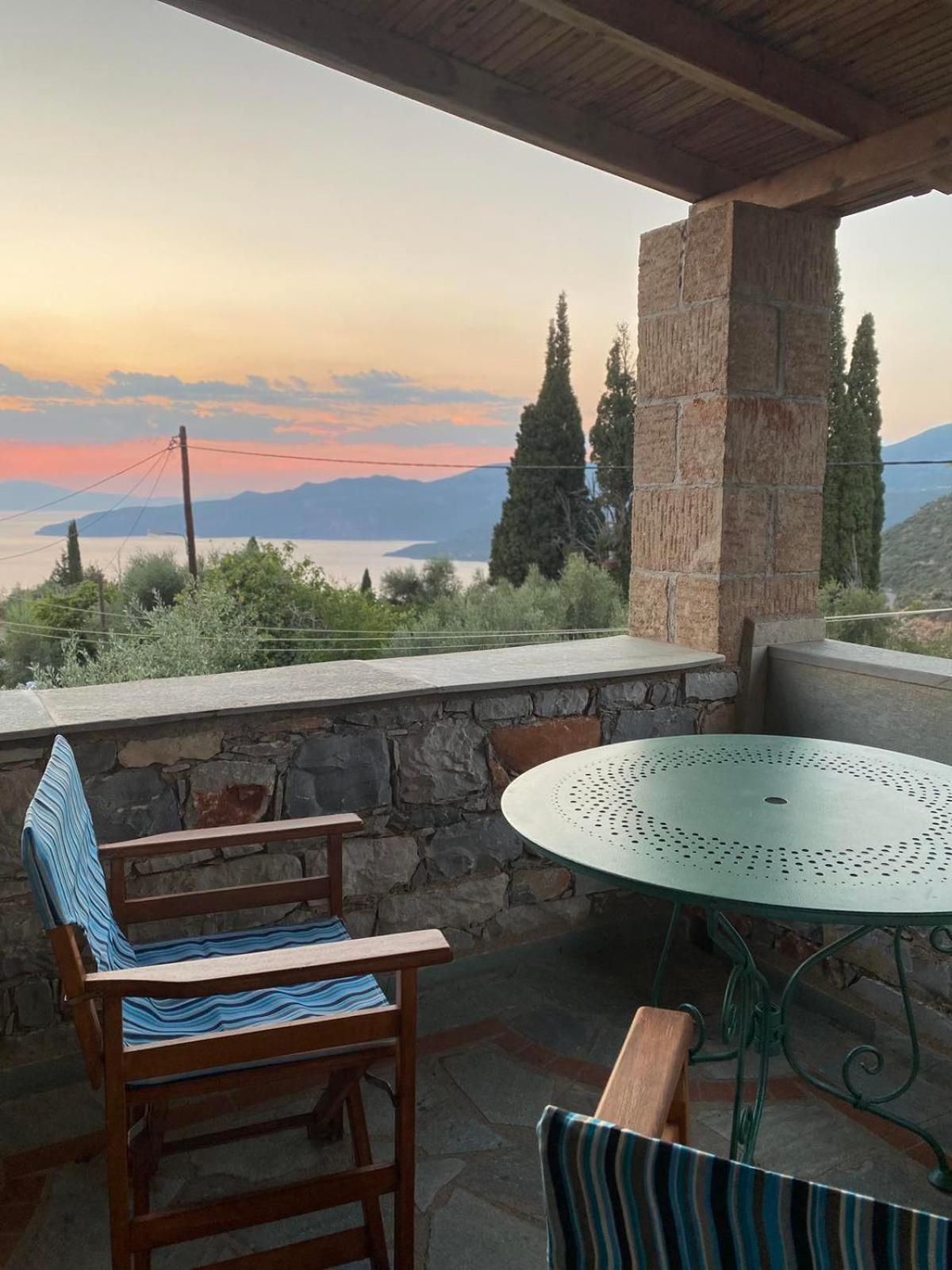 Villa Alex Stone House à Kardamyli Extérieur photo